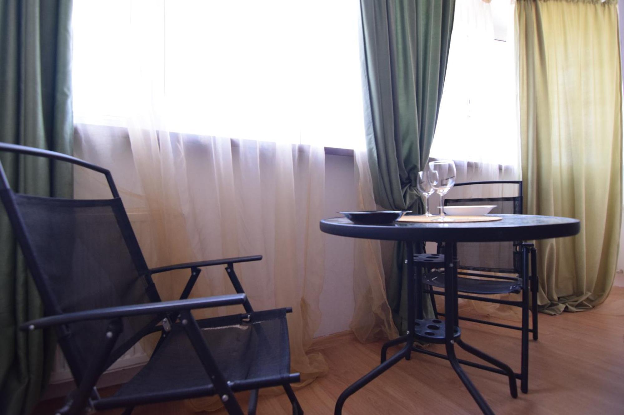 Studio In The Center Of Бухарест Экстерьер фото