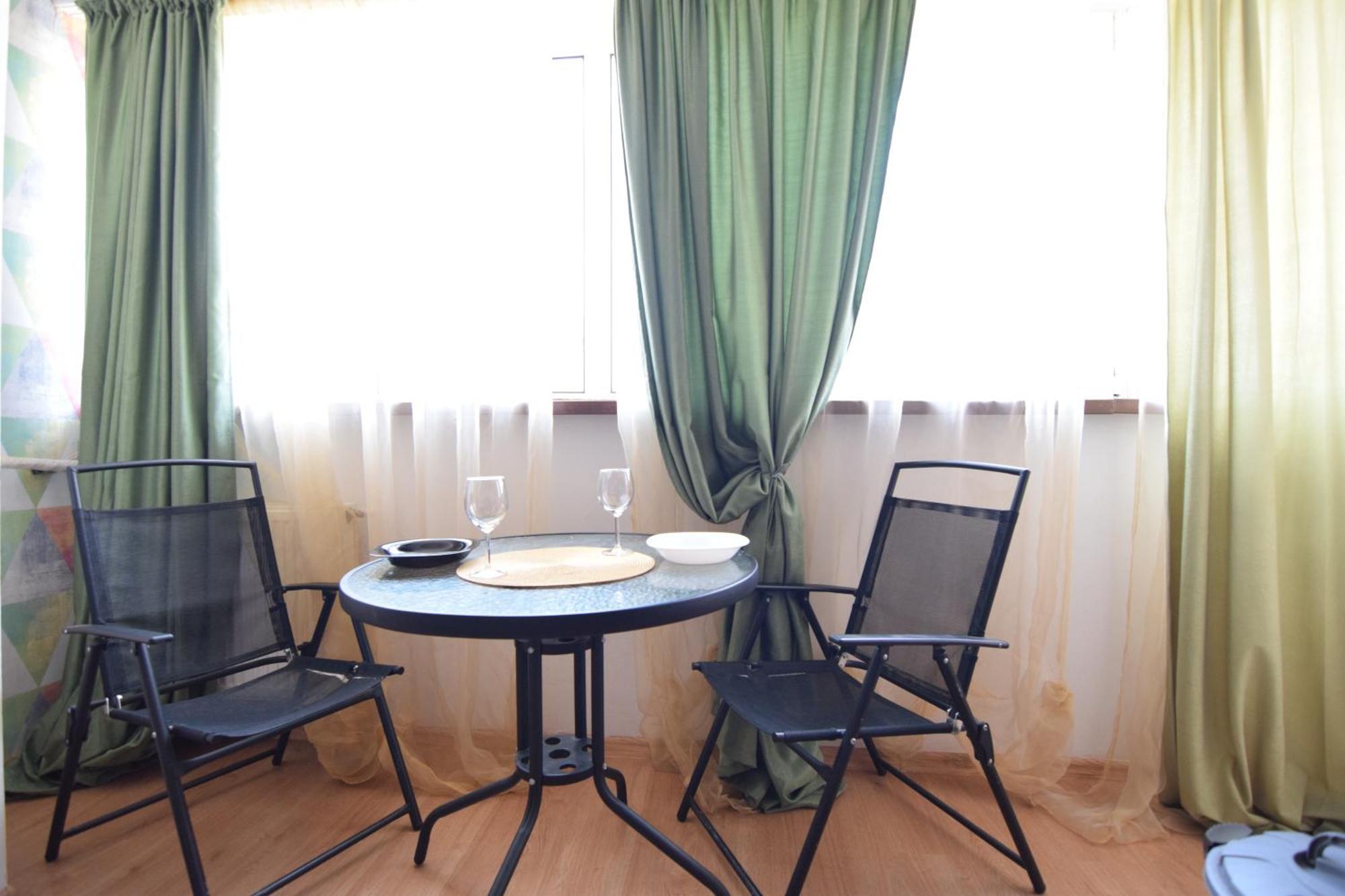Studio In The Center Of Бухарест Экстерьер фото